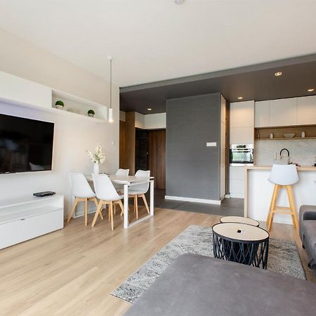 Sky Home- Ilumino Apartment -Centrum, Parking, Klimatyzacja, Dostep Na Kod Lodz  Ngoại thất bức ảnh
