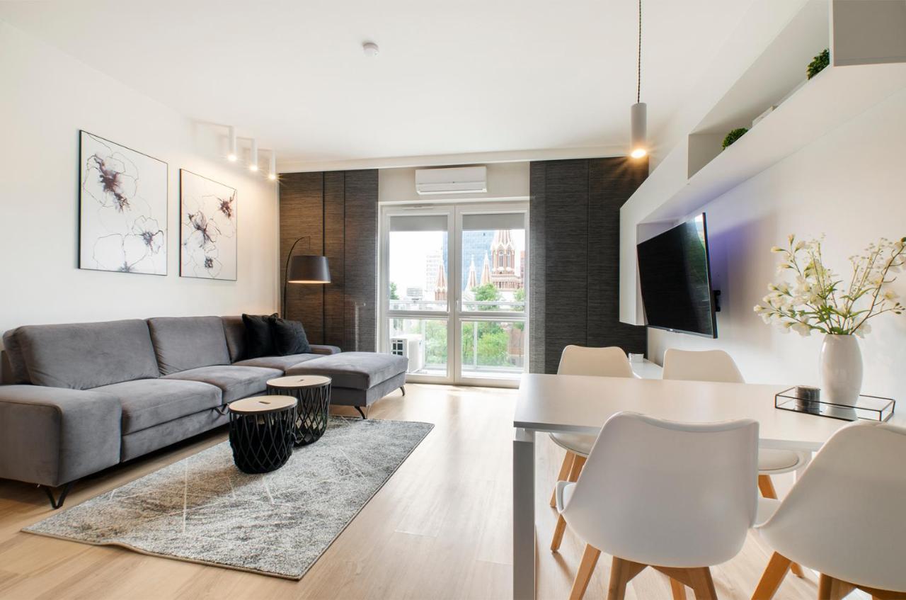 Sky Home- Ilumino Apartment -Centrum, Parking, Klimatyzacja, Dostep Na Kod Lodz  Ngoại thất bức ảnh